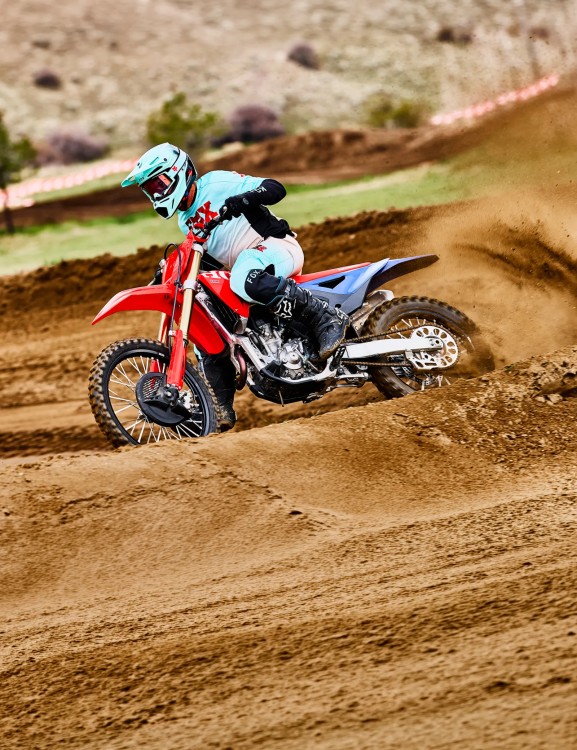 2027-crf250r-product-page-header-mobile-1600-x-2080