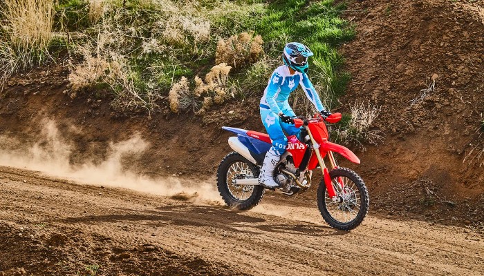 2027-crf250rx-product-page-zig-zag-01-1400-x-800