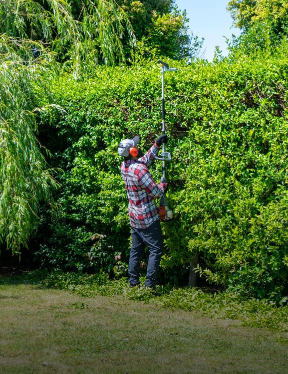 Honda VersAttach® Long Hedge Trimmer Attachment hedge-trimmer-long-versatool-attachment-product-page-hero-mobile-1600x2080-min